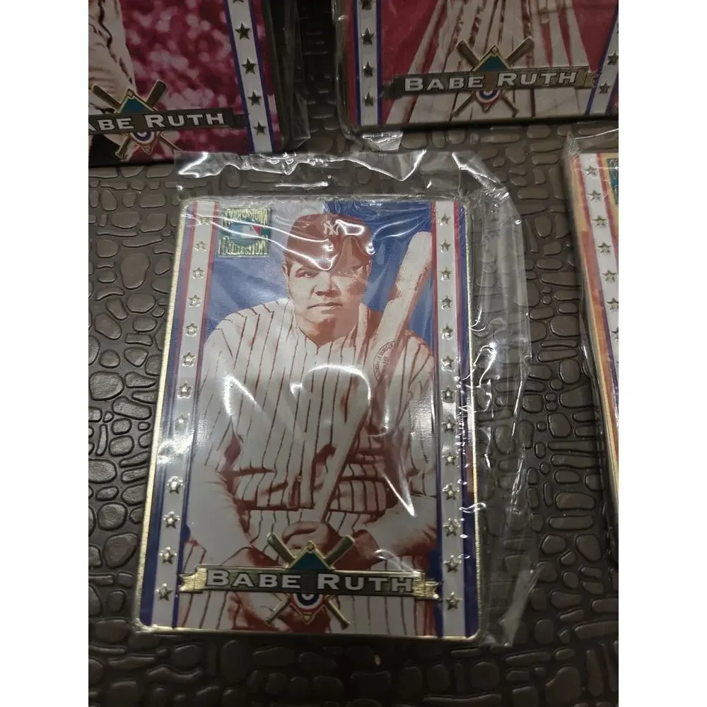 Babe Ruth Collector Cards in Decorative tin set of 5 (Avon Gift Collection)